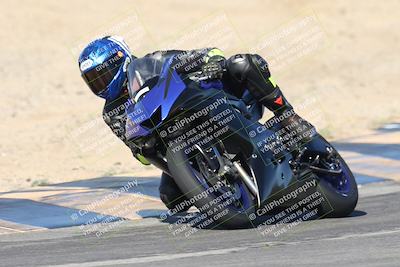 media/Nov-16-2025-Race Pace (Sun) [[8c5fa54630]]/Verified Riders/1-Turns 9 and 10 (925am)/